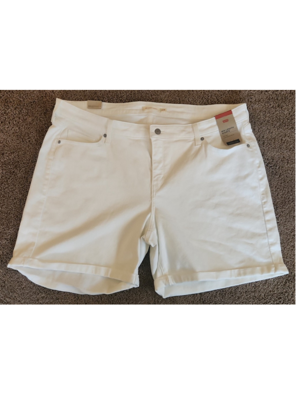 Women's Levi's Mid-Length Shorts Size 22W